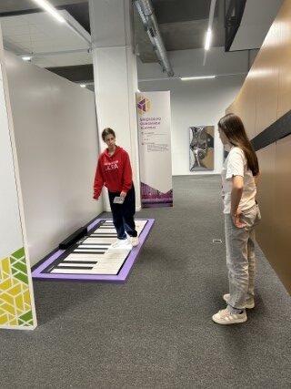 image13-phone